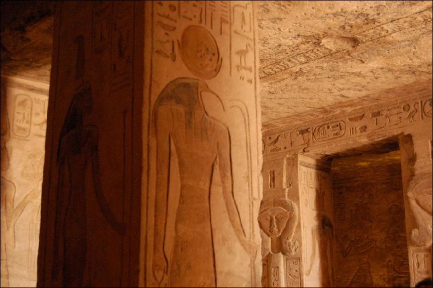 <i><b>Abu Simbel-029</b></i>